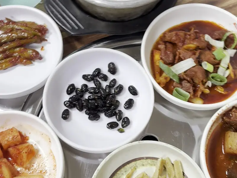 경동식당 반찬 클로즈업