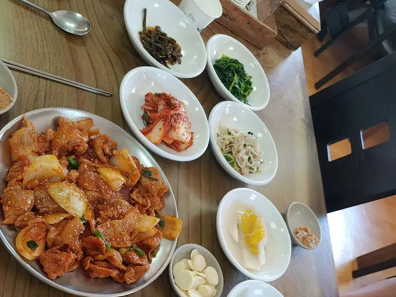 신흥식당 닭갈비 한상차림