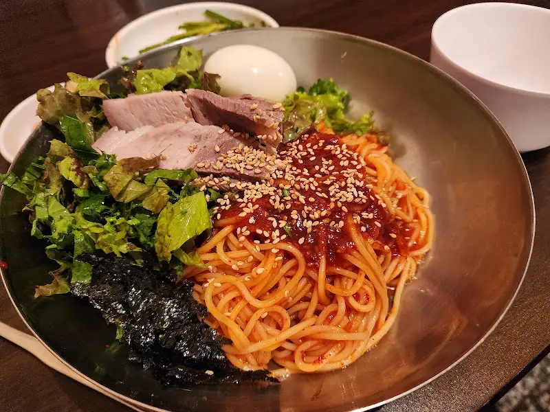 매콤새콤 비빔국수