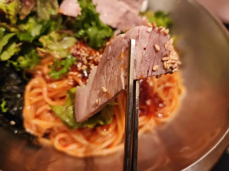 비빔국수와 돔베고기