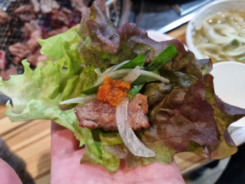 돼지 생갈비 쌈