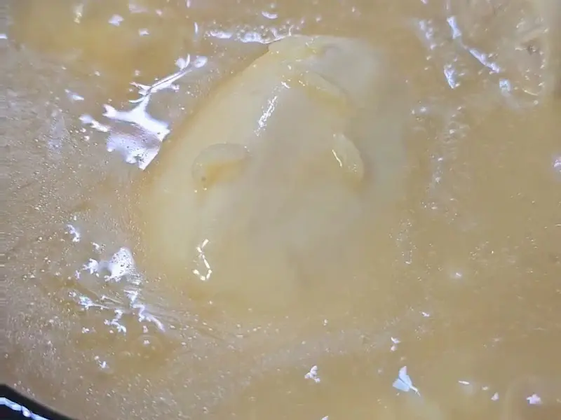 삼계탕 국물 클로즈업