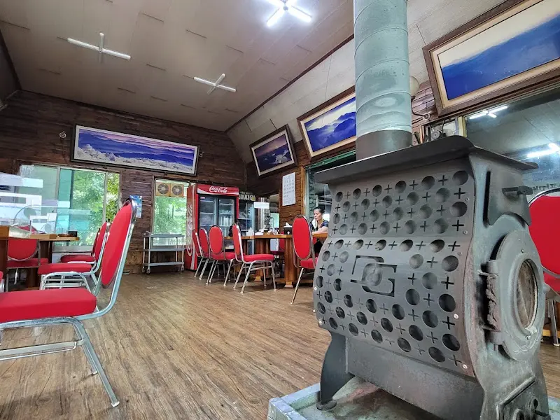 식당 내부 전경