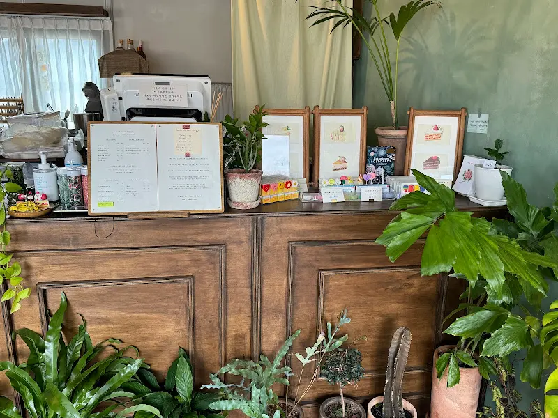 카페 내부 인테리어