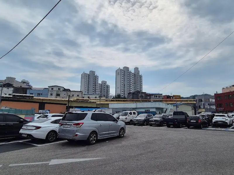 주차장의 모습.