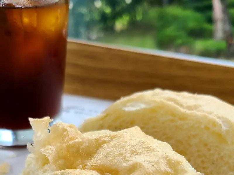 아메리카노와 치아바타 빵