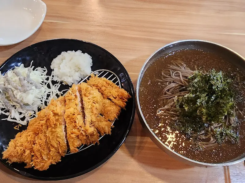 돈까스와 냉모밀