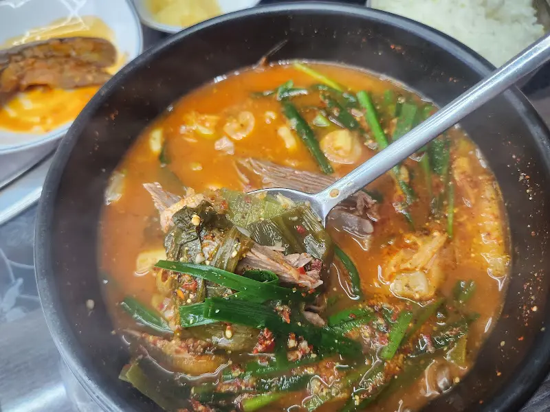 보글보글 끓는 염소탕