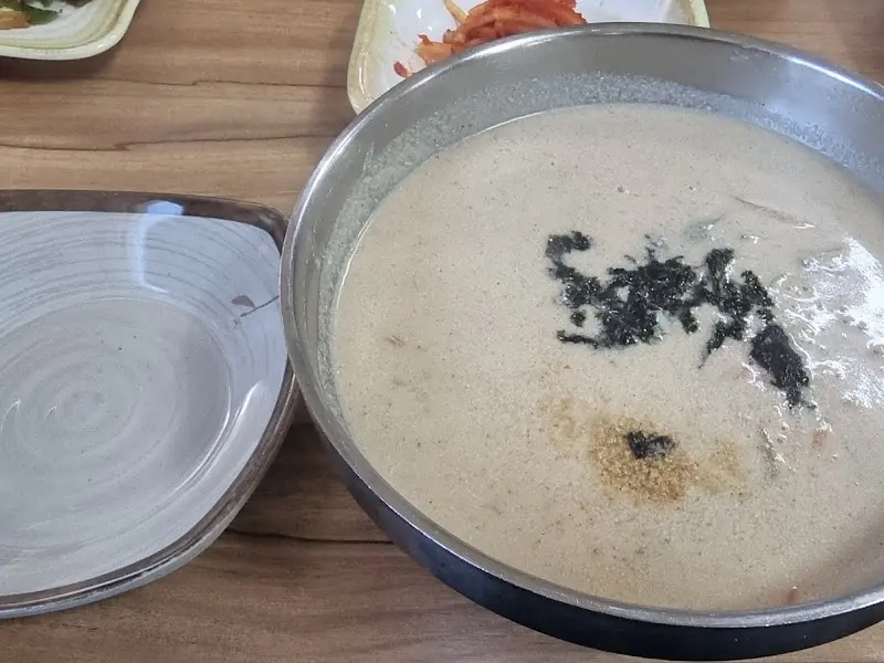 도토리임자탕 근접샷