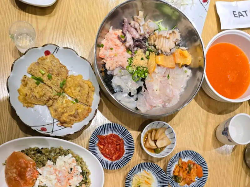 푸짐한 황제물회 한 상