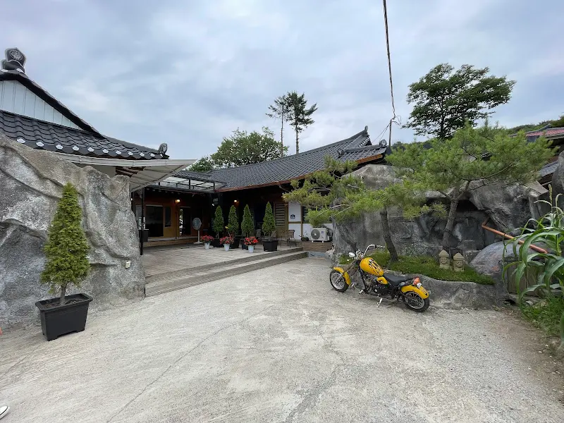 한옥 쭈꾸미 식당 전경
