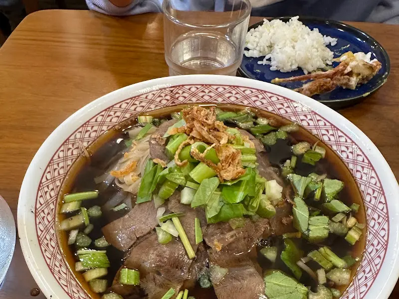 완니의 아롱사태 쌀국수