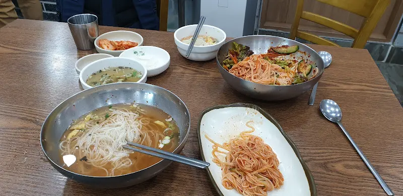 물국수와 비빔국수