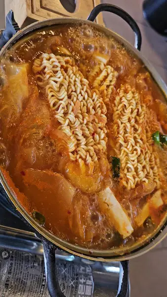 라면사리 투하!