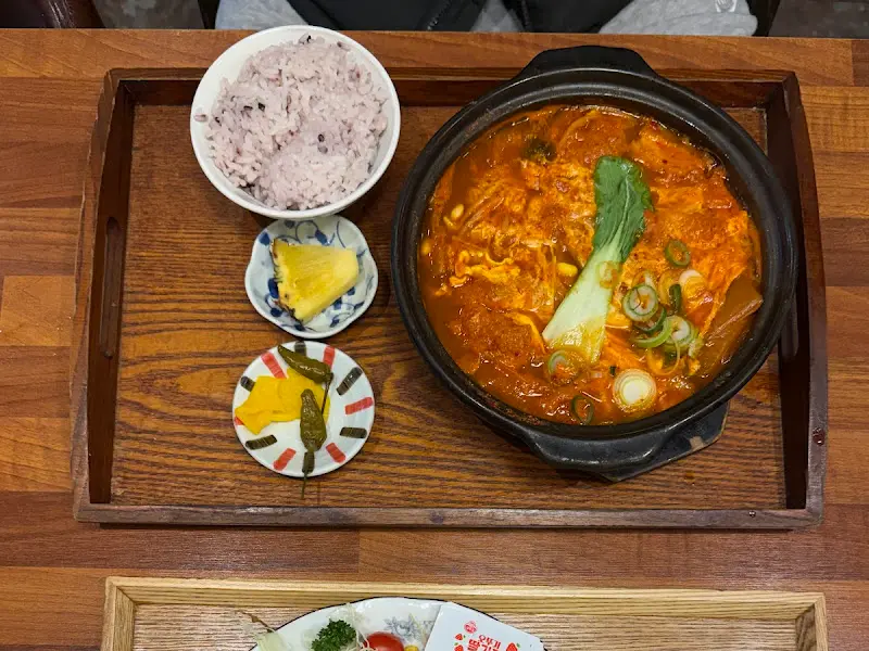 돈카츠 김치나베 한상차림