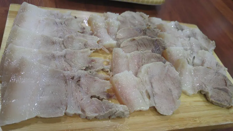 윤기가 흐르는 보쌈