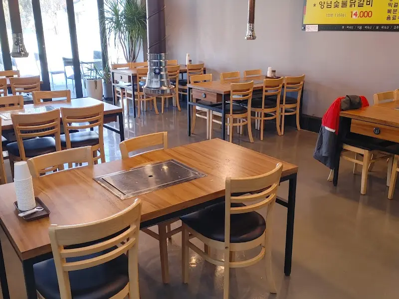 능찬숯불장어 레드 내부