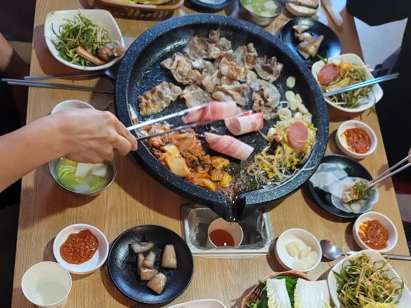 두루치기 한 상 차림