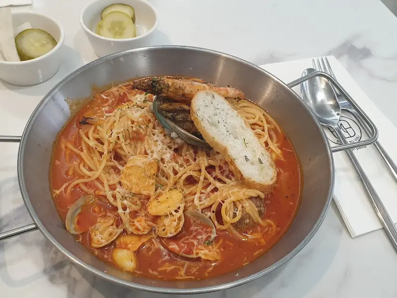 해산물 파스타 전체 샷