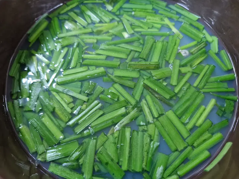 재첩국에 들어간 부추