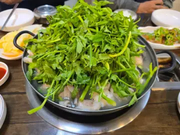 칼칼함에 반하고 푸짐함에 놀라는, 동두천 주민이 인정한 해물요리 맛집