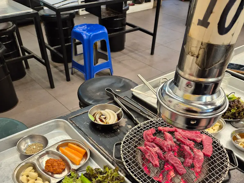 분주한 식당 내부