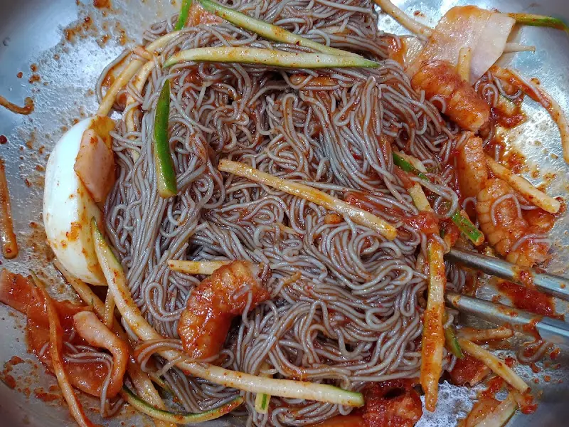 회냉면 비빔