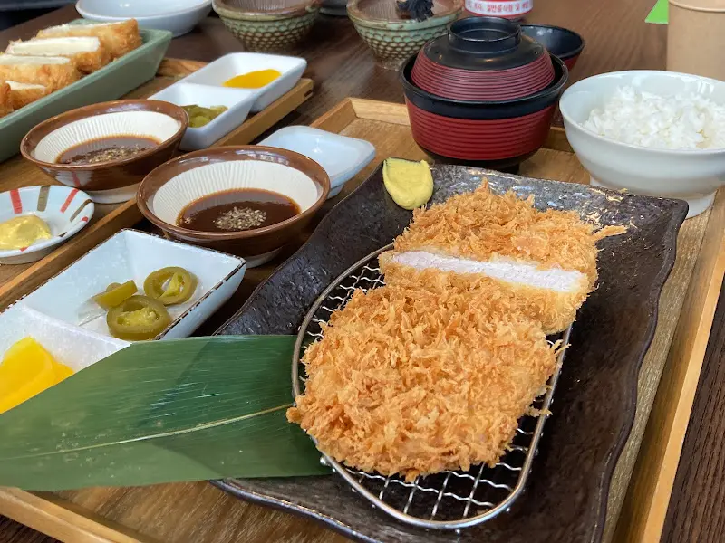 다양한 돈까스 메뉴