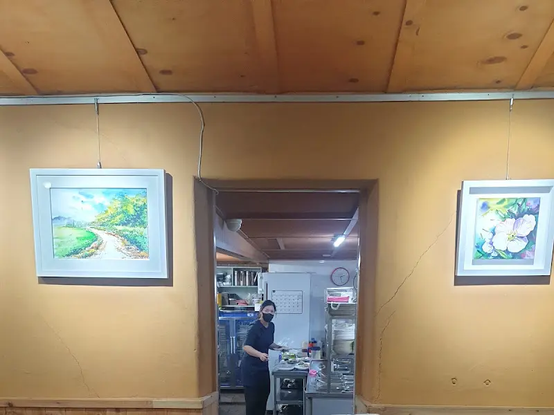 식당 내부 인테리어