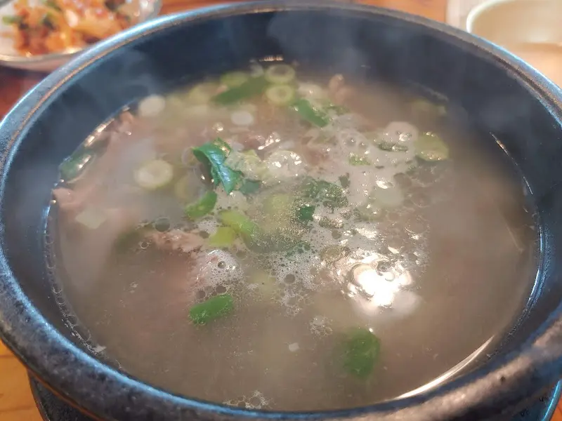 뜨끈한 선지 해장국