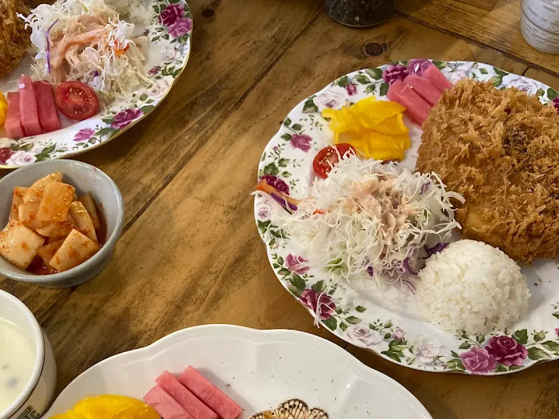 돈까스 한 상 차림