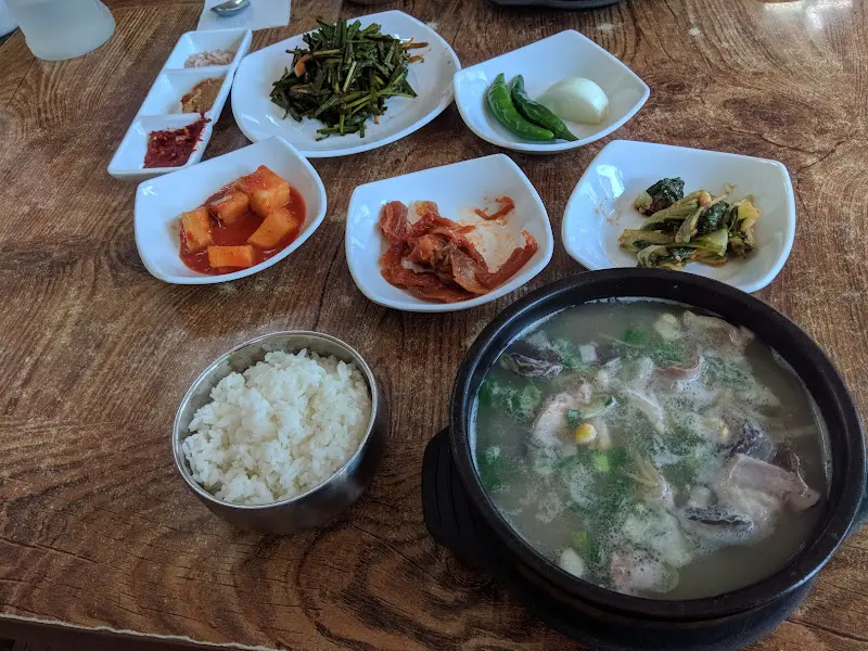 푸짐한 내장국밥 한 상 차림