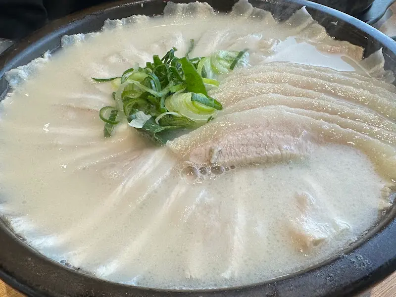 푸짐한 양의 돼지국밥