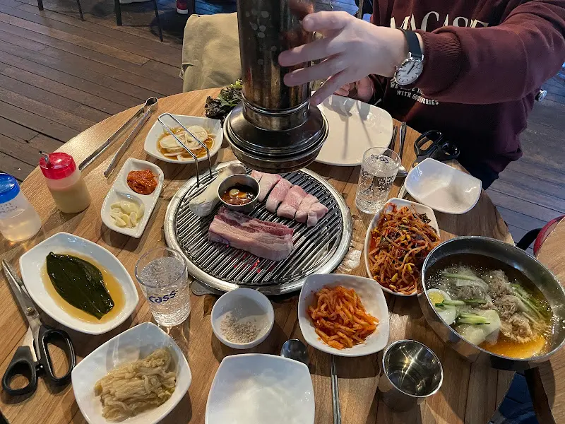 테이블 전체 샷