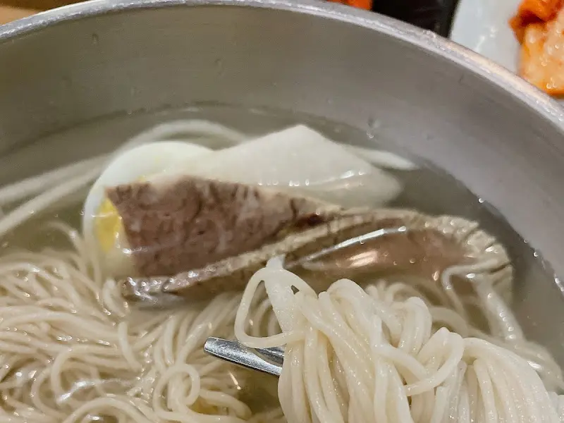 물냉면 디테일 샷