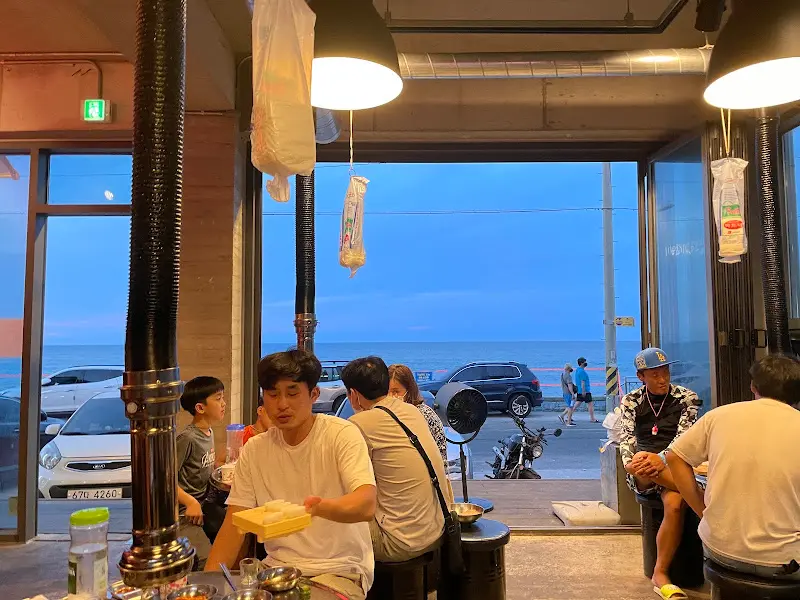 탁 트인 창밖 풍경