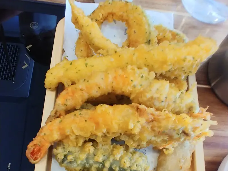 다채로운 모듬 튀김