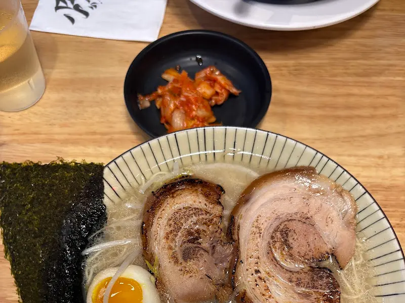 니고라멘과 김치