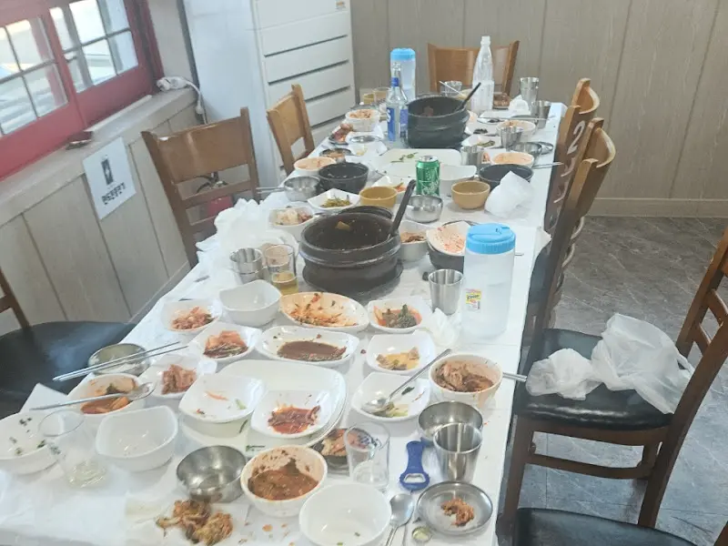 식사 후 테이블