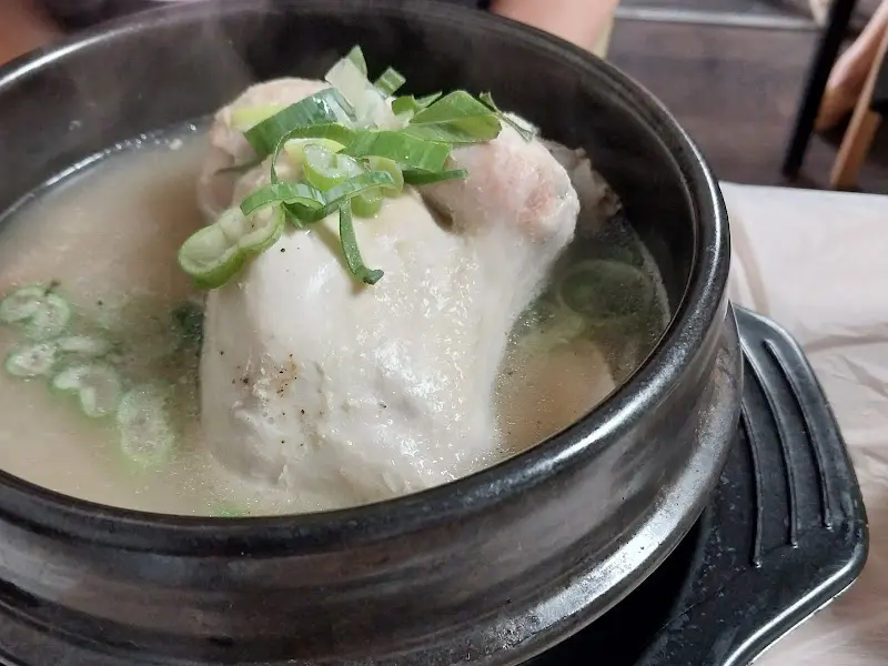 뚝배기 속 삼계탕