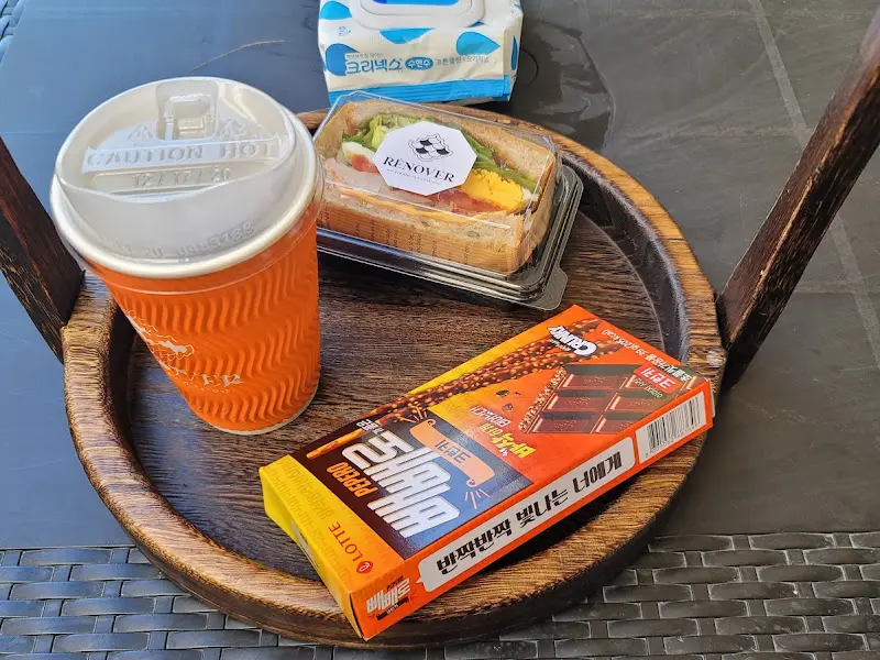 샌드위치와 음료