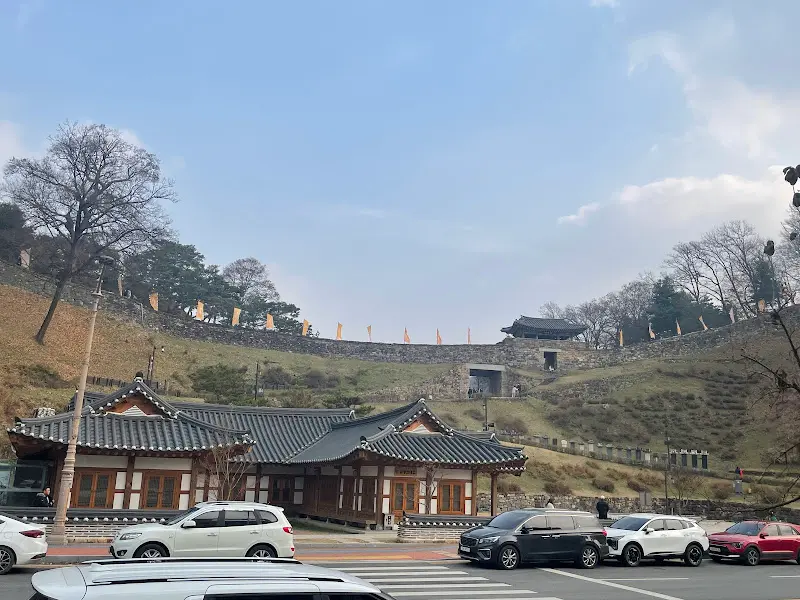 베이커리밤마을 앞 풍경