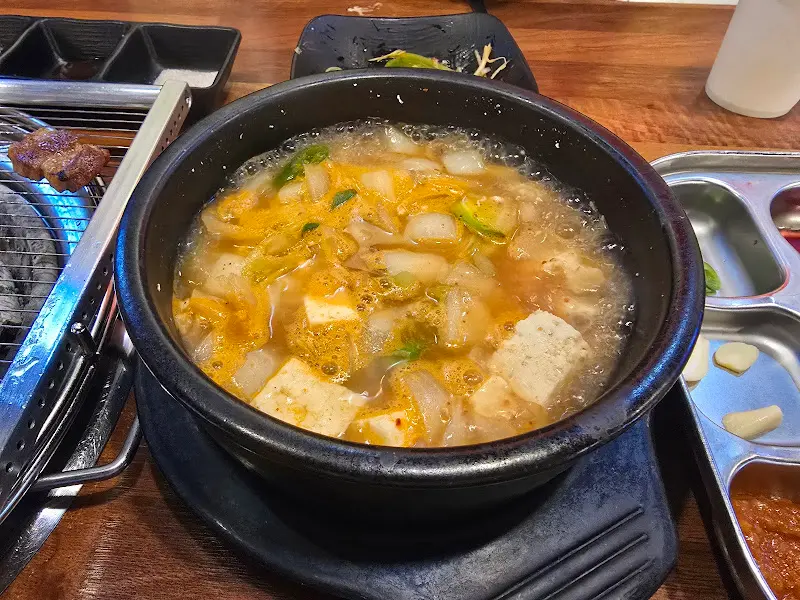 돼지새마을본부 영통점 된장찌개