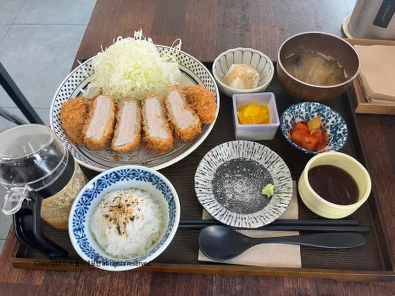 돈까스 한상차림