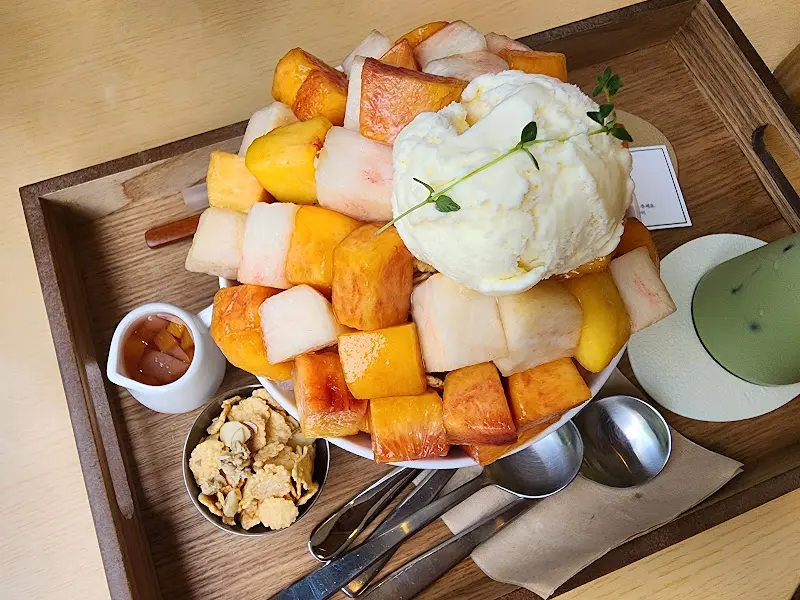 복숭아 빙수