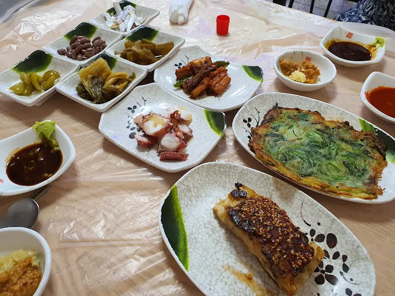 푸짐한 밑반찬 한 상