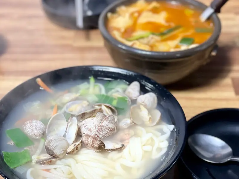 칼국수와 얼큰수제비