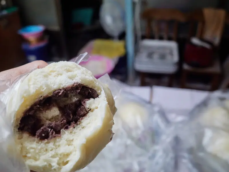 반으로 가른 찐빵