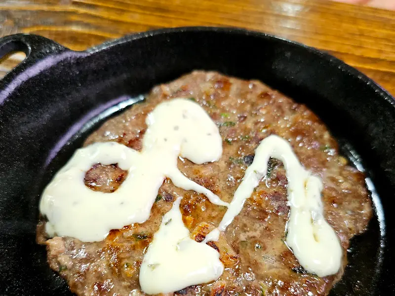 윤기가 흐르는 떡갈비