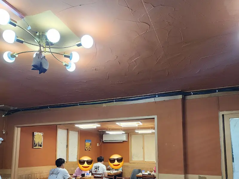 동이식당 내부 모습